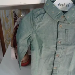 Green long sleeve shirt for boys
